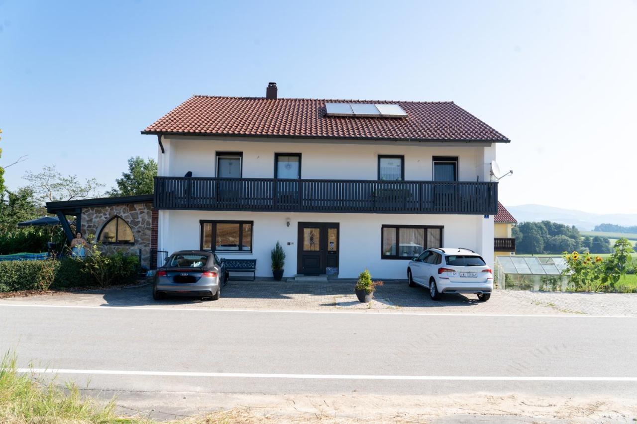 Ferienwohnung Im Idyll 1 Hengersberg Exterior photo